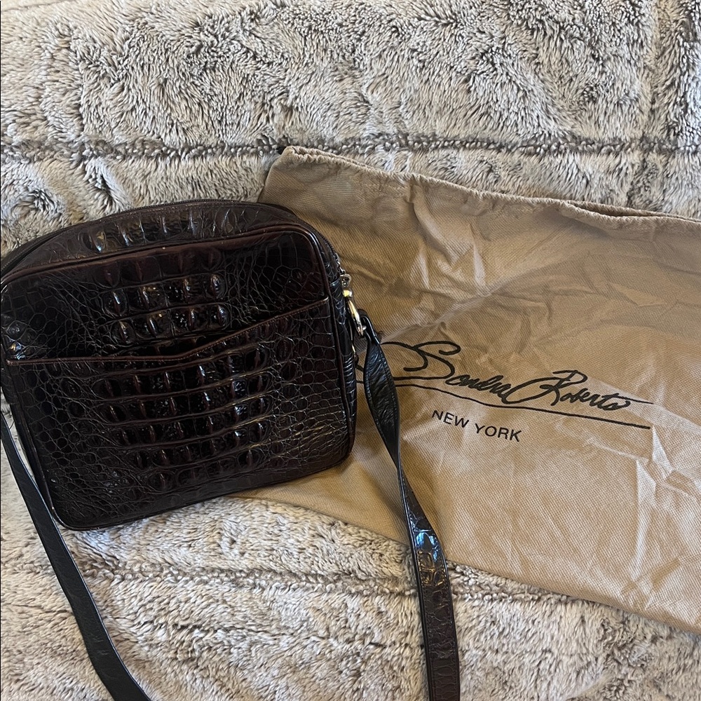 Sandra Roberts Sleek Brown Crossbody Bag - Picture 9 of 9